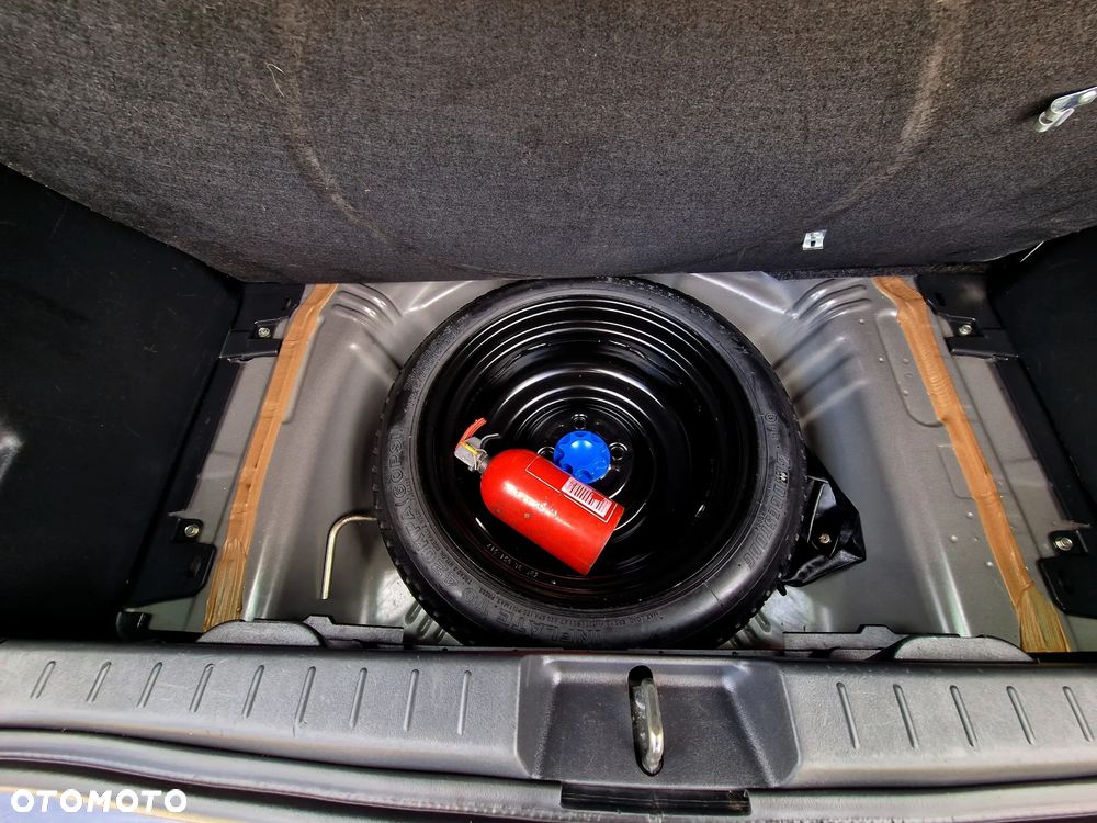 Toyota Yaris 1.33 Prestige - 29