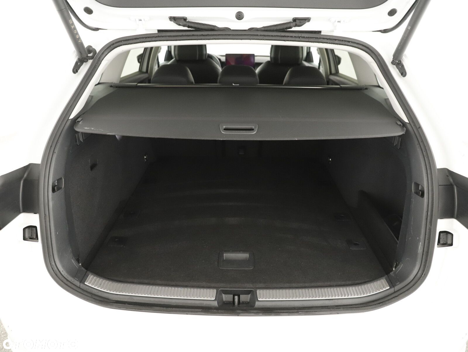 Skoda Superb 1.5 TSI L&K DSG - 23