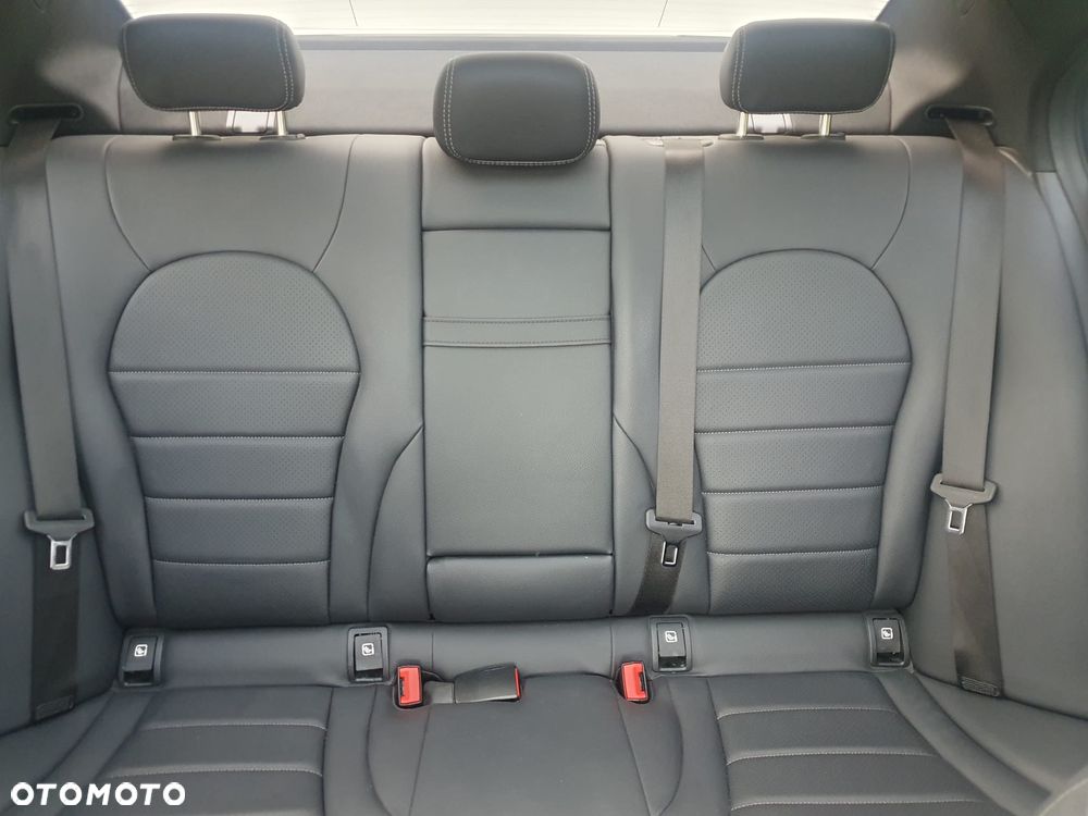 Mercedes-Benz Klasa C 200 4-Matic 9G-TRONIC - 14