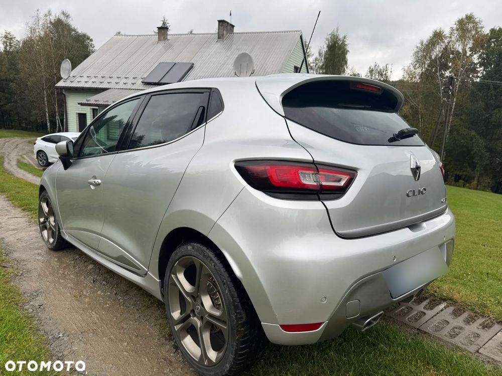 Renault Clio - 8