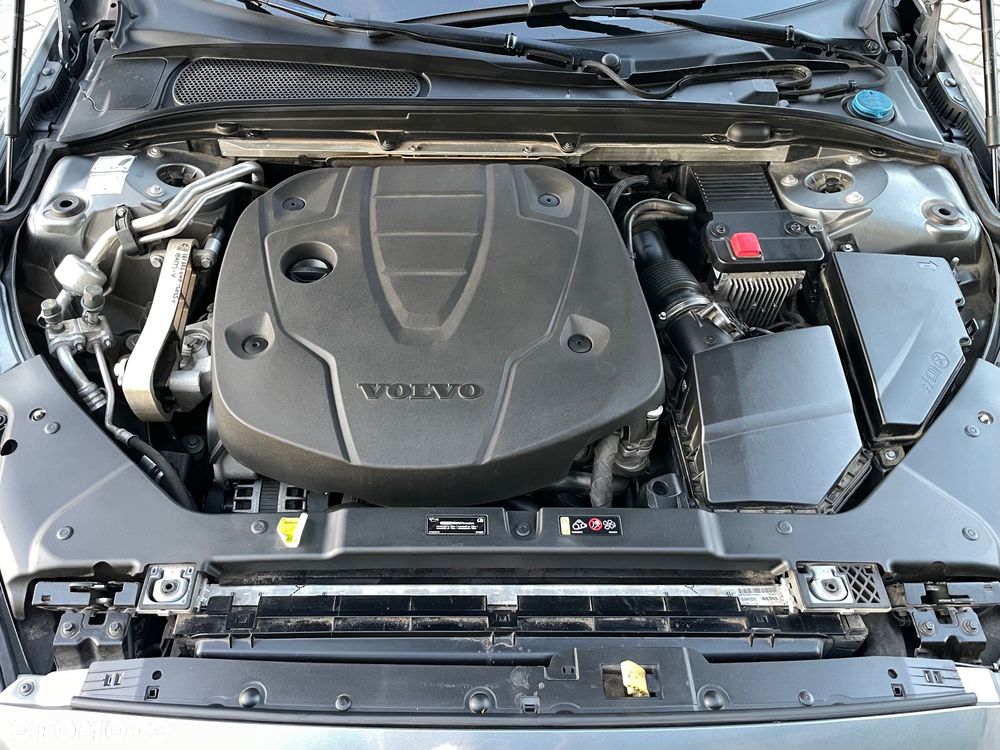 Volvo V60 D4 R-Design - 39