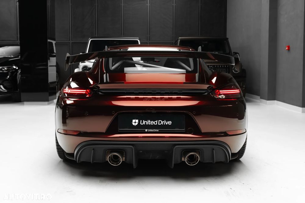 Porsche Cayman GT4 RS - 37