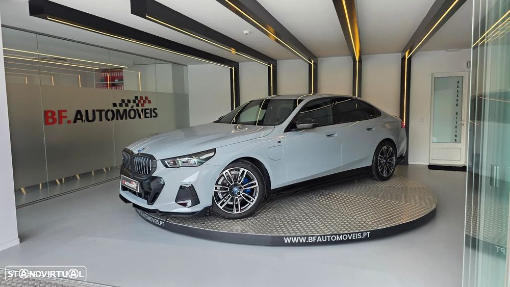 BMW 530 e Pack Desportivo M - 15