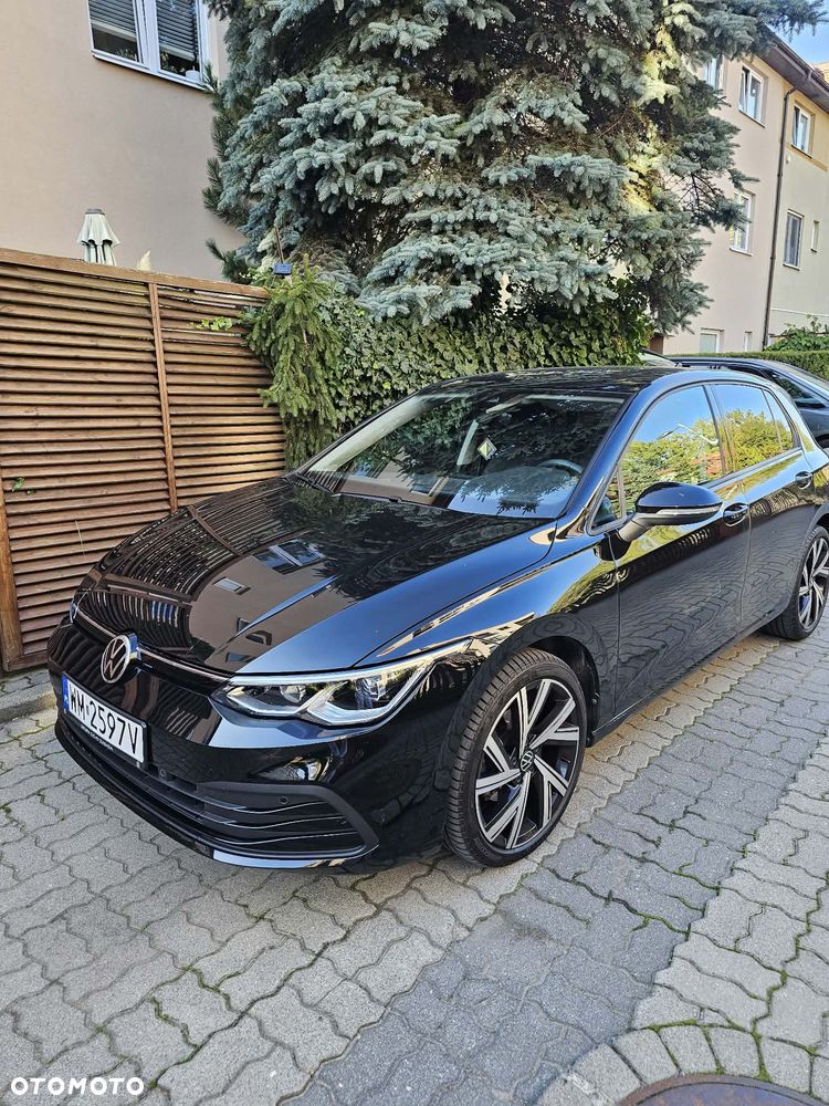Volkswagen Golf 1.5 eTSI Life DSG - 1