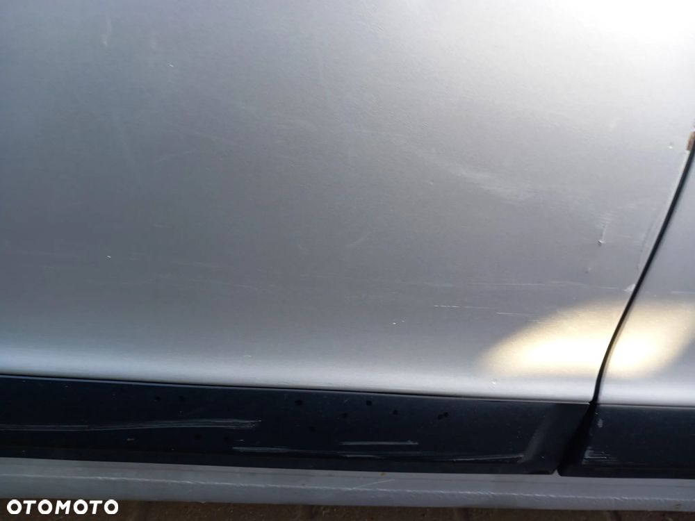 CITROEN C4 DRZWI PRAWE TYLNE PRAWY TYŁ KOLOR: EZR - 5