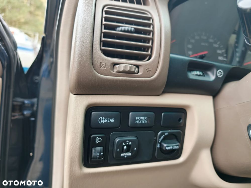 Toyota Land Cruiser - 11