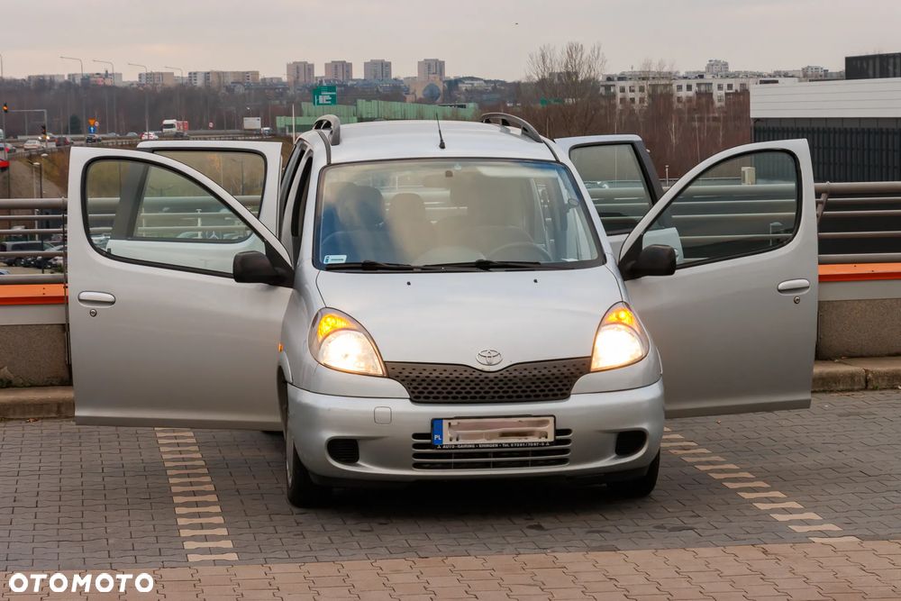 Toyota Yaris Verso 1.3 Sol - 2