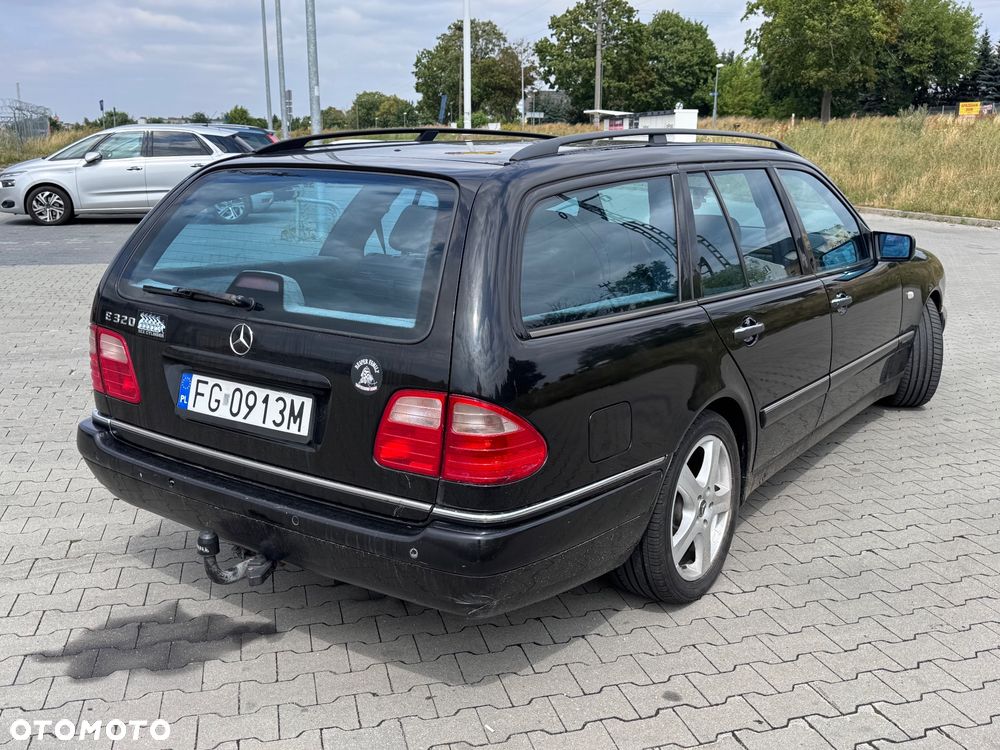 Mercedes-Benz Klasa E 320 T Avantgarde - 5