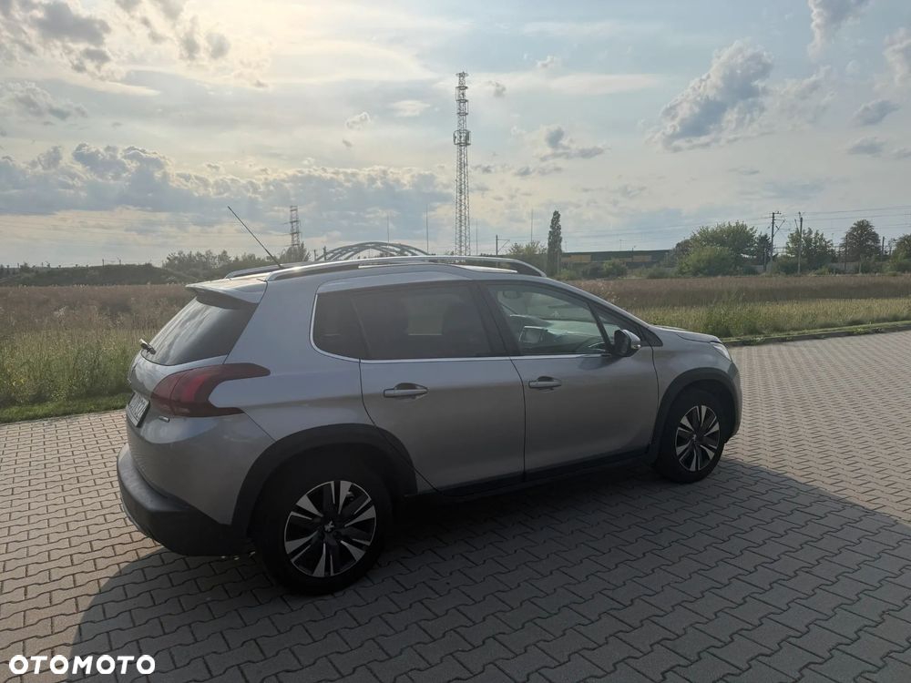 Peugeot 2008 1.2 Pure Tech Active S&S - 10