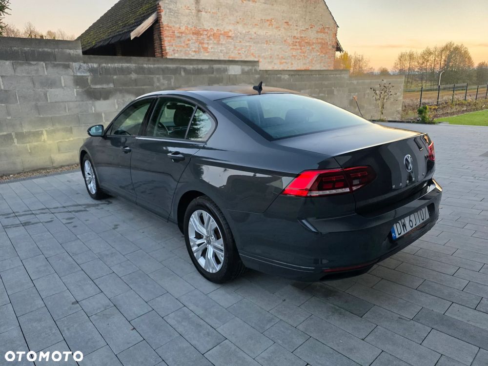 Volkswagen Passat - 5