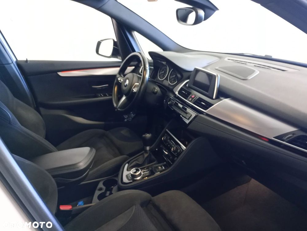 BMW Seria 2 218d - 7