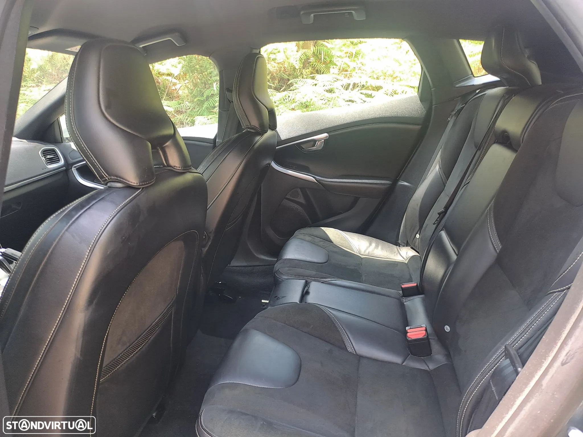 Volvo V40 1.6 D2 R-Design - 10