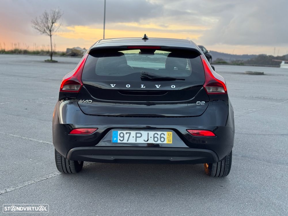 Volvo V40 D2 - 10