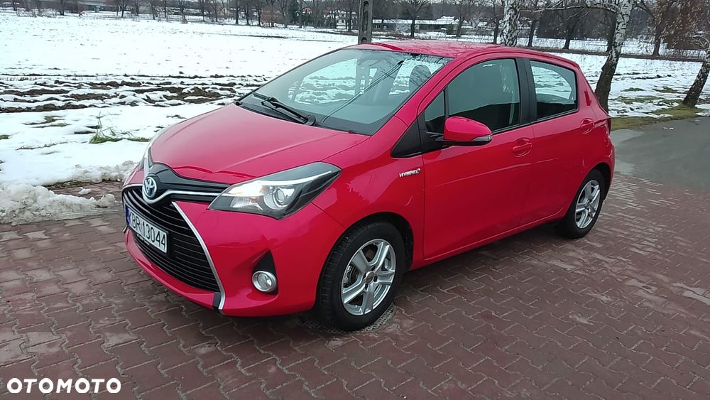 Toyota Yaris Hybrid 100 Premium - 2