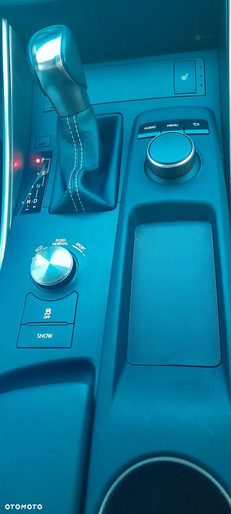 Lexus IS 200t / 300 Elegance - 14
