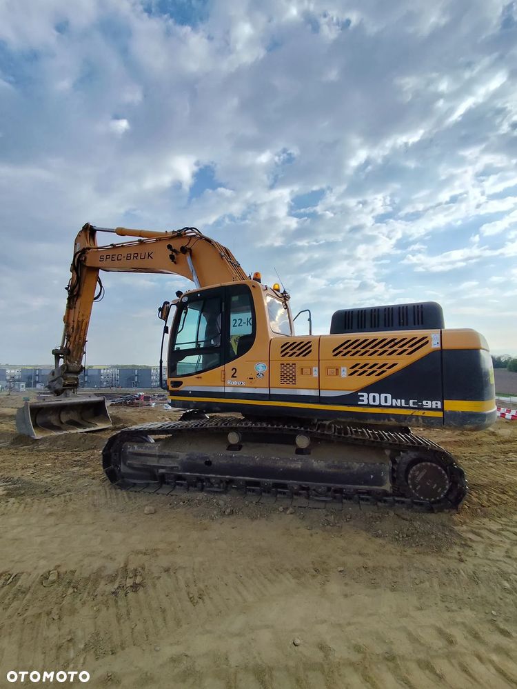 Hyundai HLC300-9A - 1