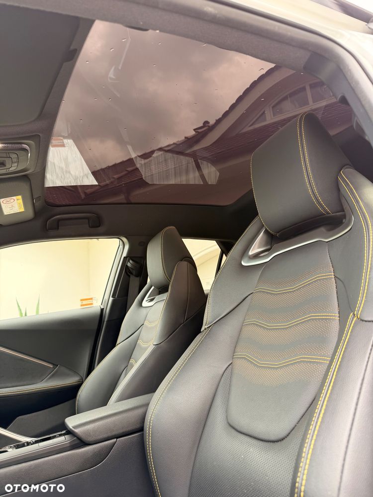 Toyota C-HR 2.0 Hybrid Dynamic Force Executive - 18