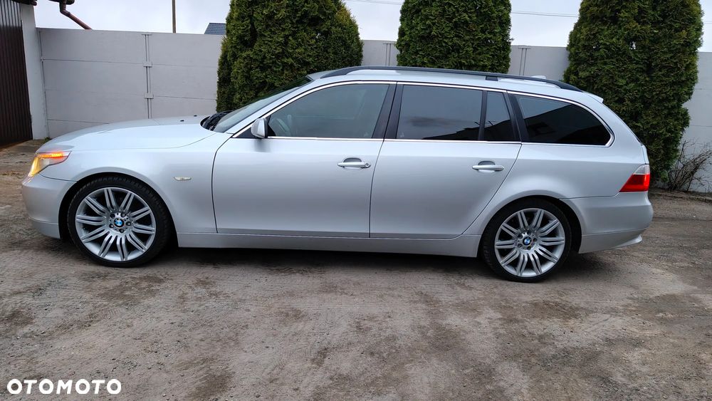 BMW Seria 5 525d - 12