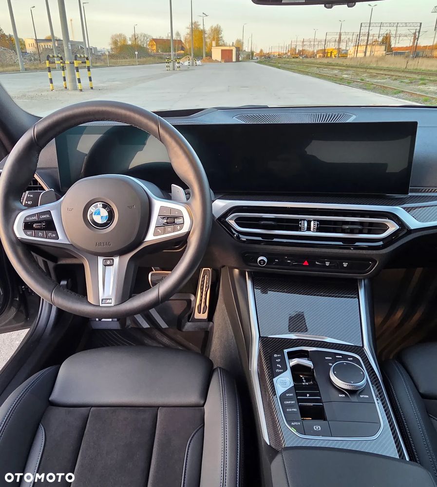 BMW Seria 3 330i xDrive M Sport - 21