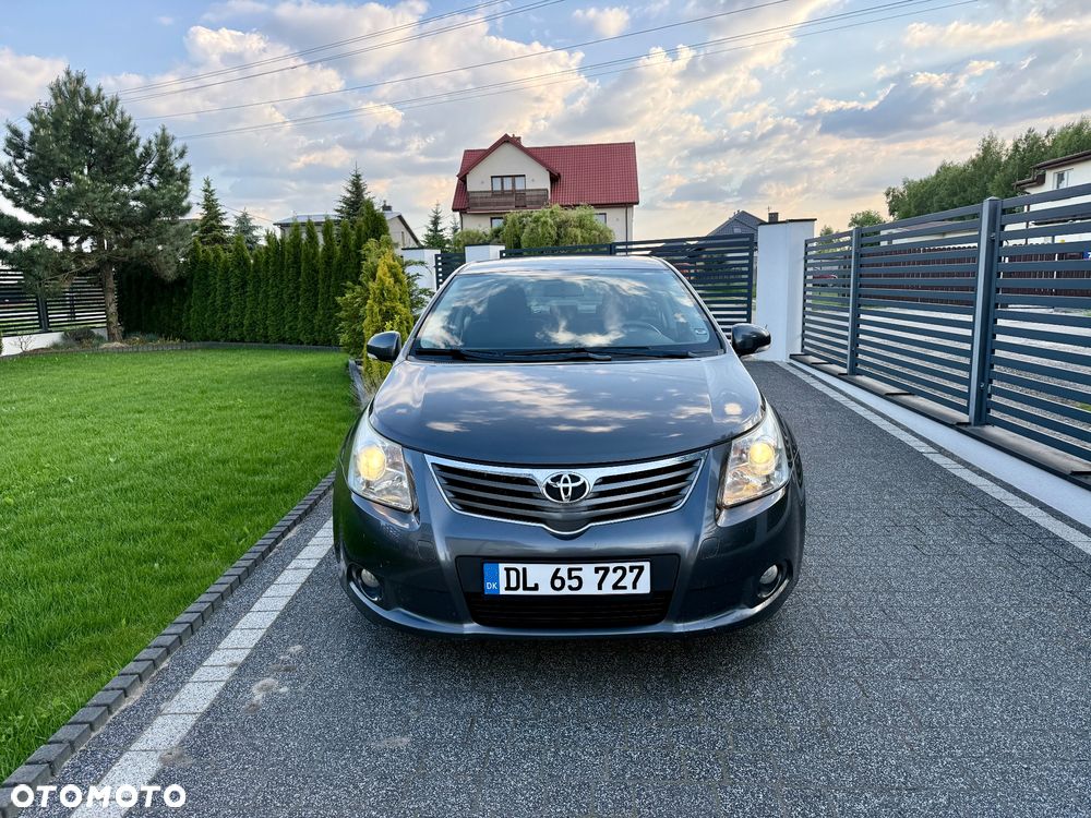 Toyota Avensis 1.8 Comfort - 6