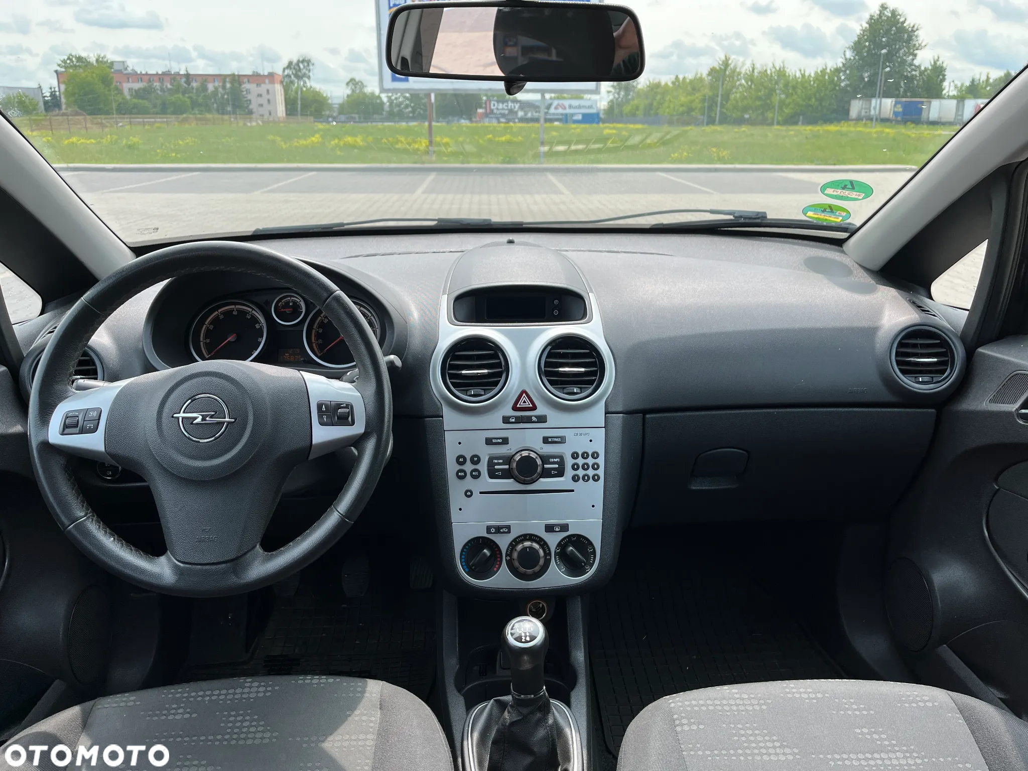 Opel Corsa 1.4 16V Satellite - 9