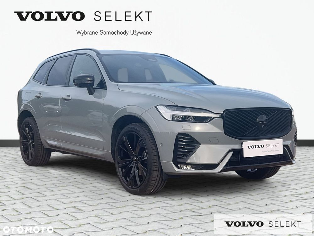 Volvo XC 60 B5 B AWD Plus Black Edition - 4