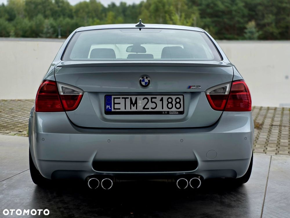 BMW M3 Standard - 2