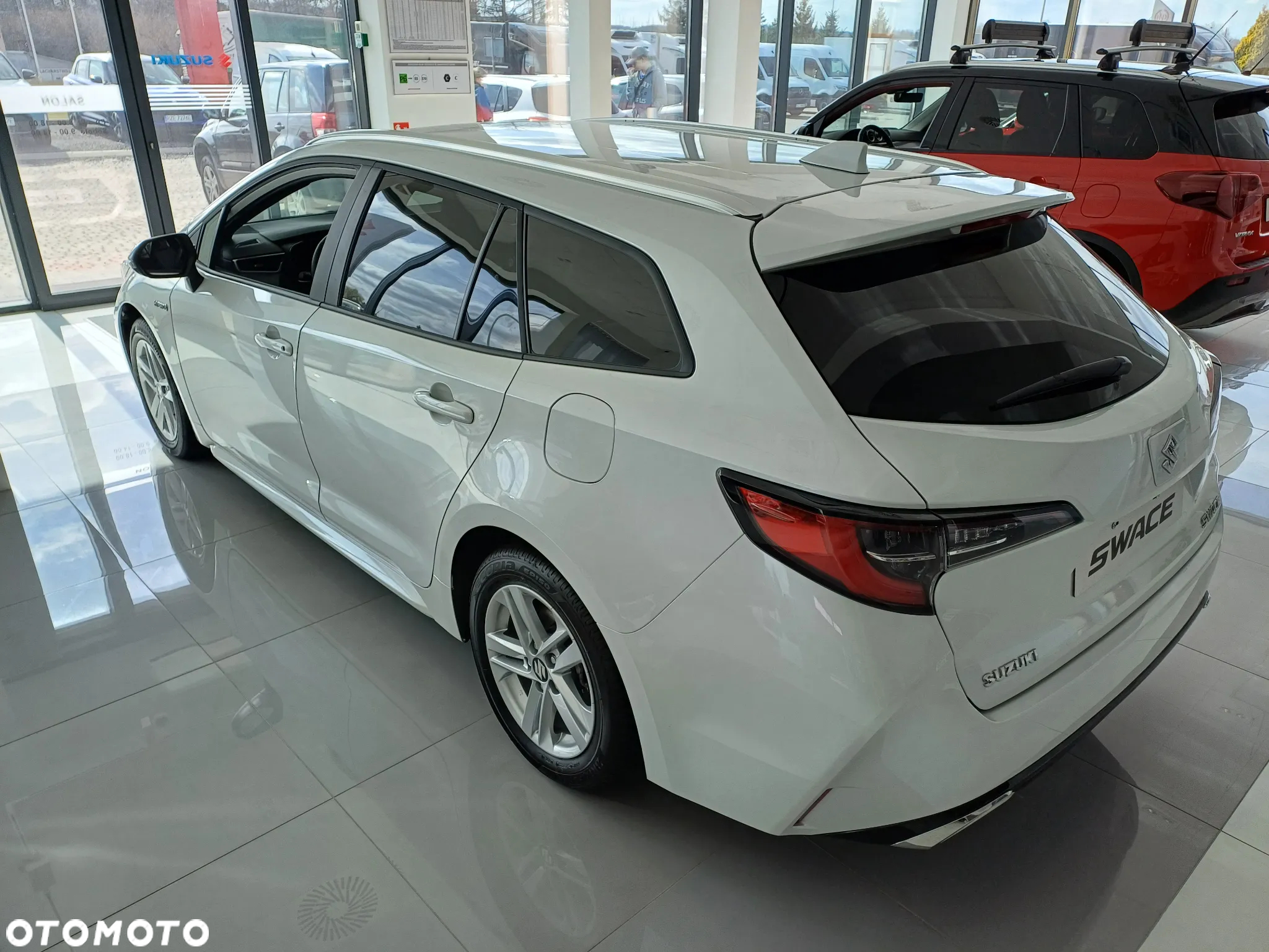 Suzuki Swace 1.8 Hybrid Premium Plus CVT - 4