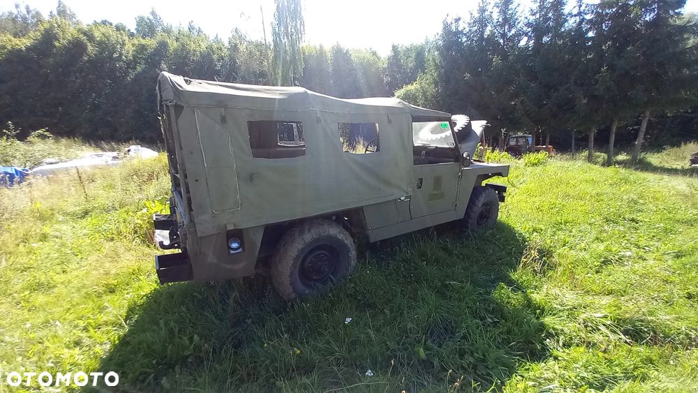 Land Rover Defender - 8