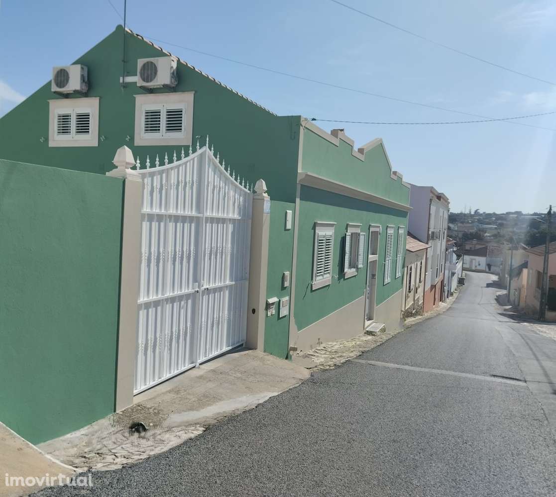 Moradia T4 no centro de Pontével - Grande imagem: 2/42