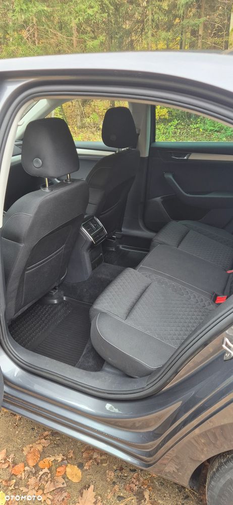 Skoda Superb 2.0 TDI SCR Ambition - 11