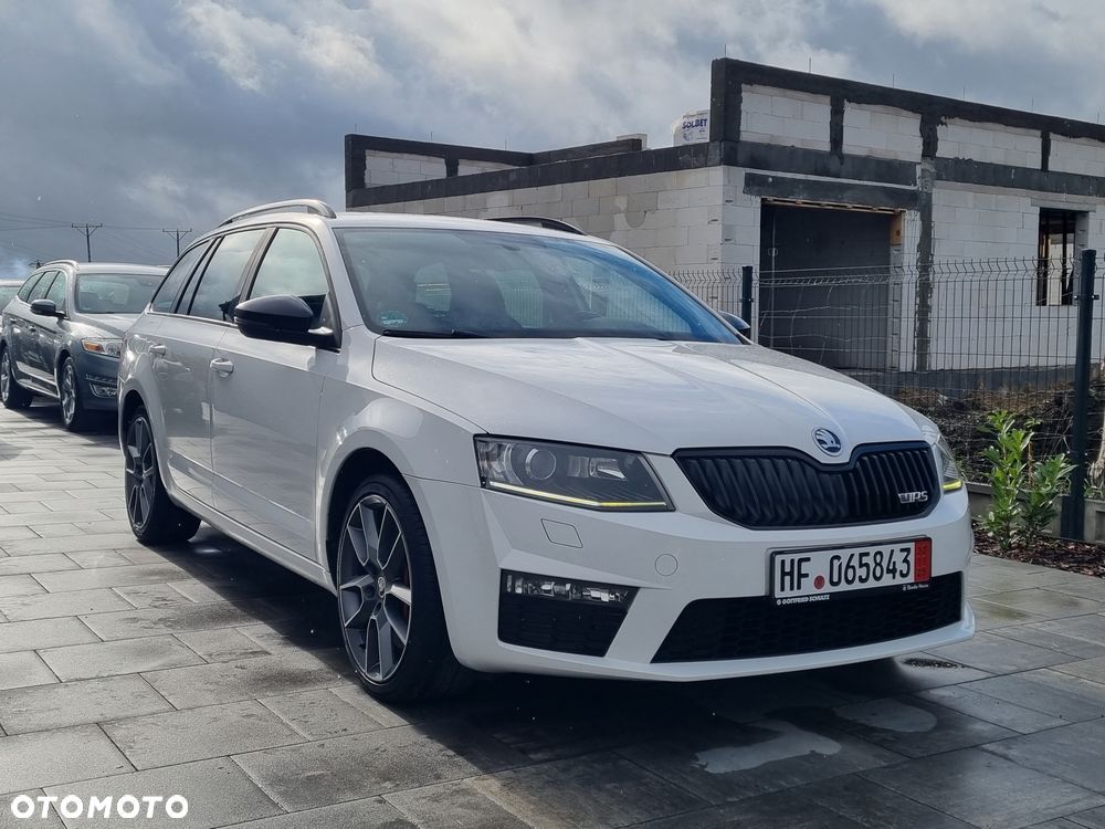 Skoda Octavia 2.0 TDI DSG RS - 3