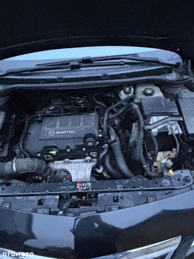Opel Astra 1.4 Turbo Cosmo - 8