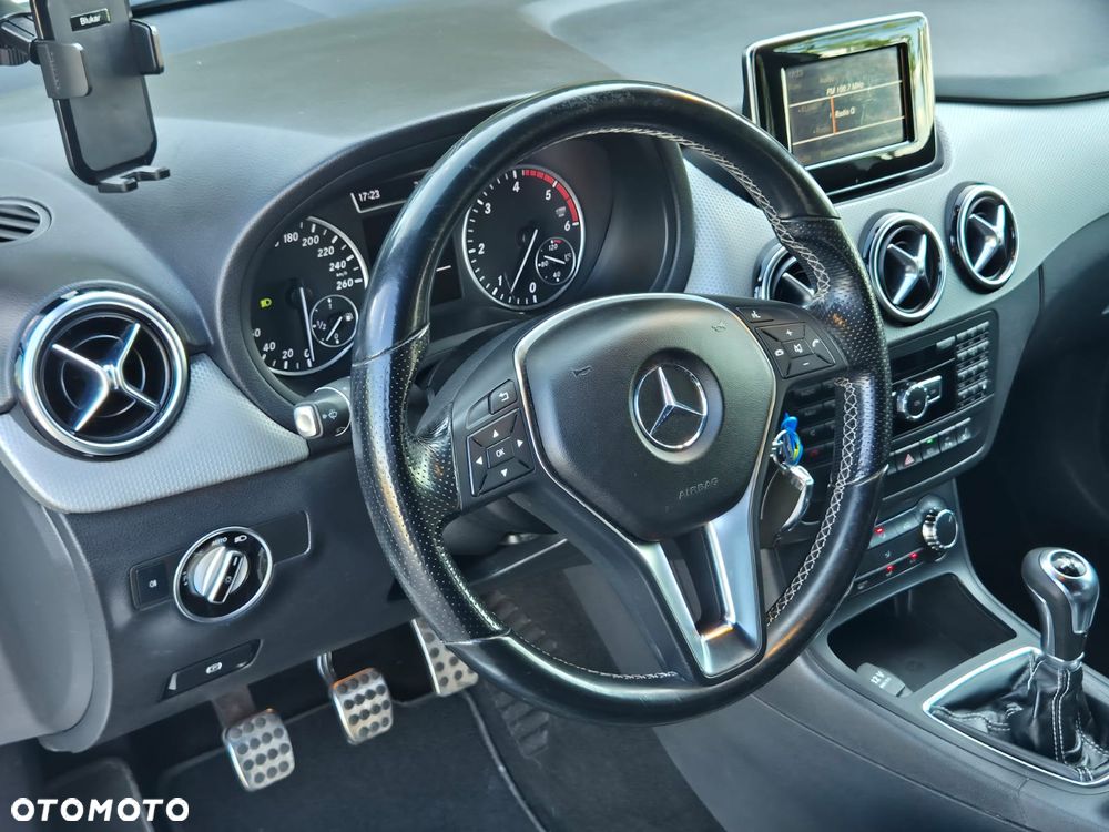 Mercedes-Benz Klasa B 180 CDI (BlueEFFICIENCY) - 24