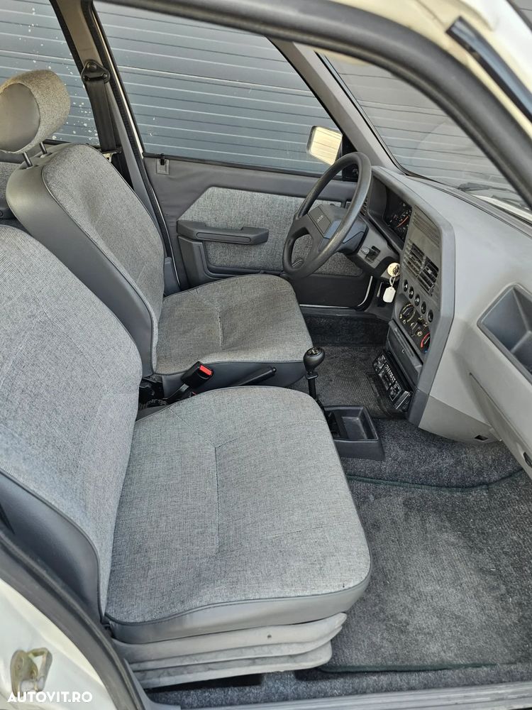 Peugeot 309 - 13