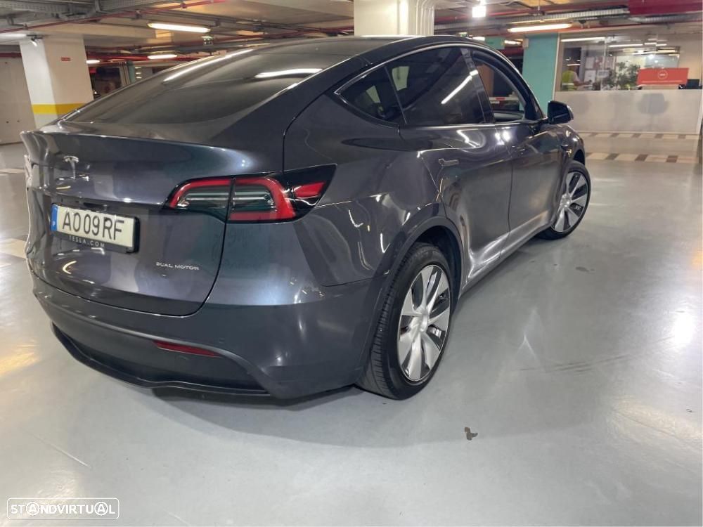 Tesla Model Y 2022 photo 2