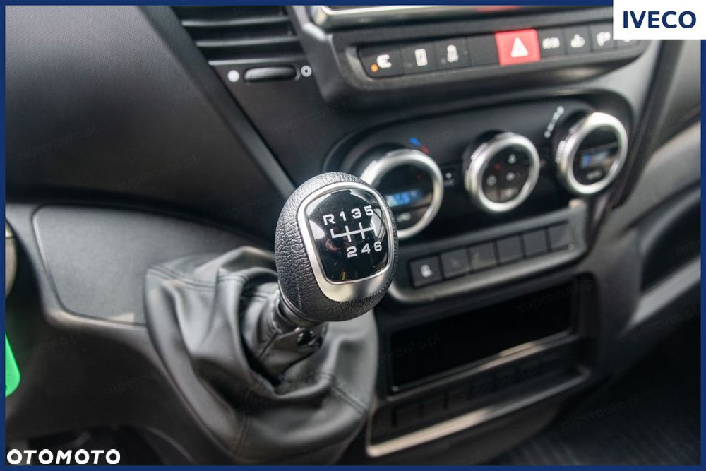 Iveco Daily 35S18 Kontener 8EP + Winda 3.0 180KM - 31