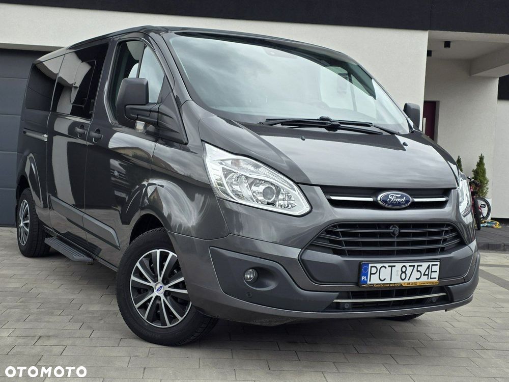 Ford Tourneo Custom - 33