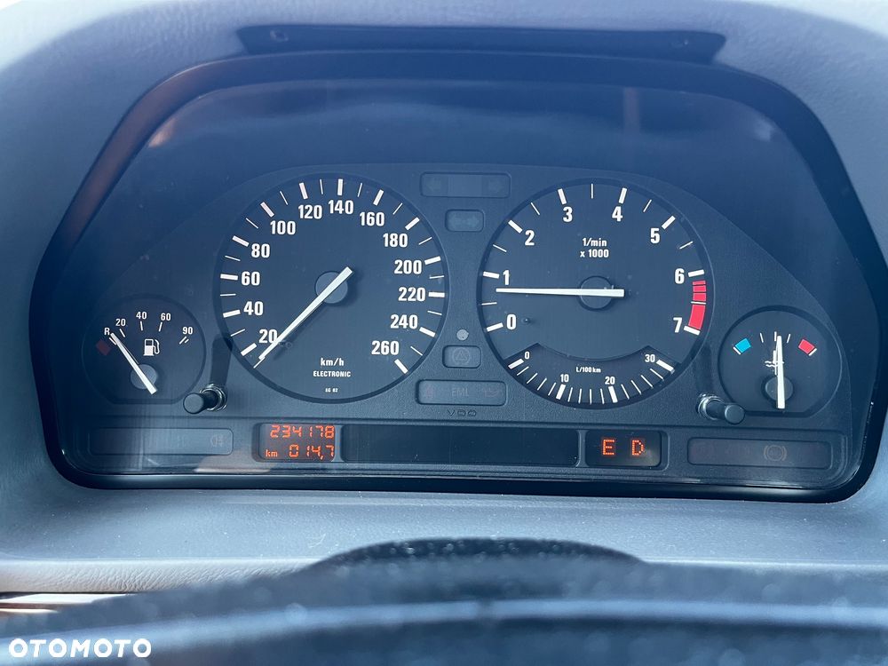 BMW Seria 7 - 37