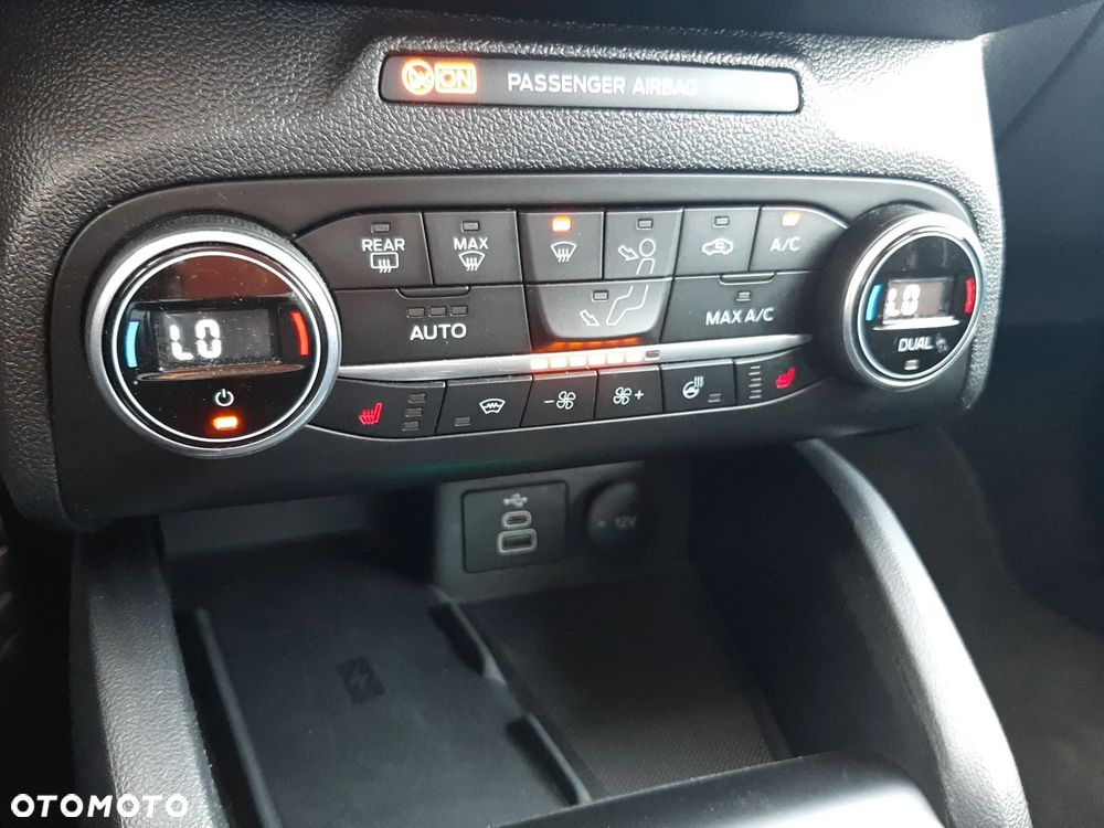 Ford Focus 1.0 EcoBoost Titanium Style - 25