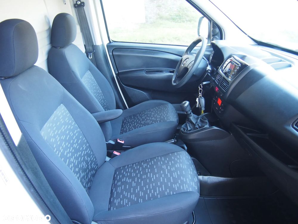 Opel COMBO - 8