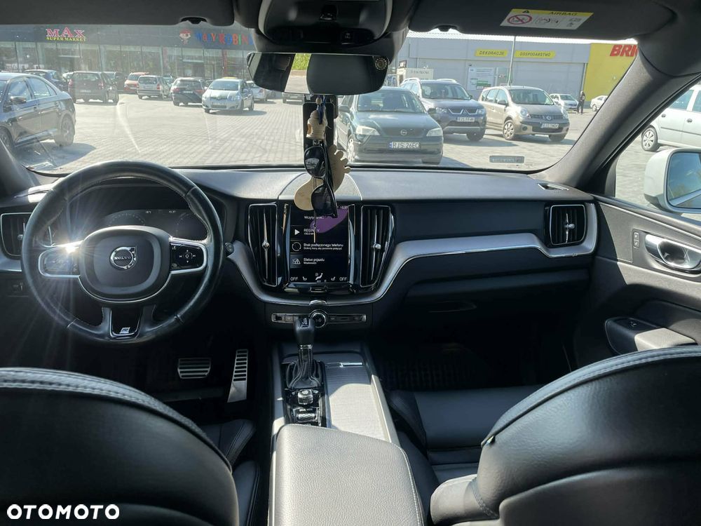 Volvo XC 60 D5 AWD R-Design - 11