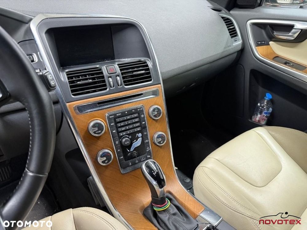 Volvo XC 60 - 4