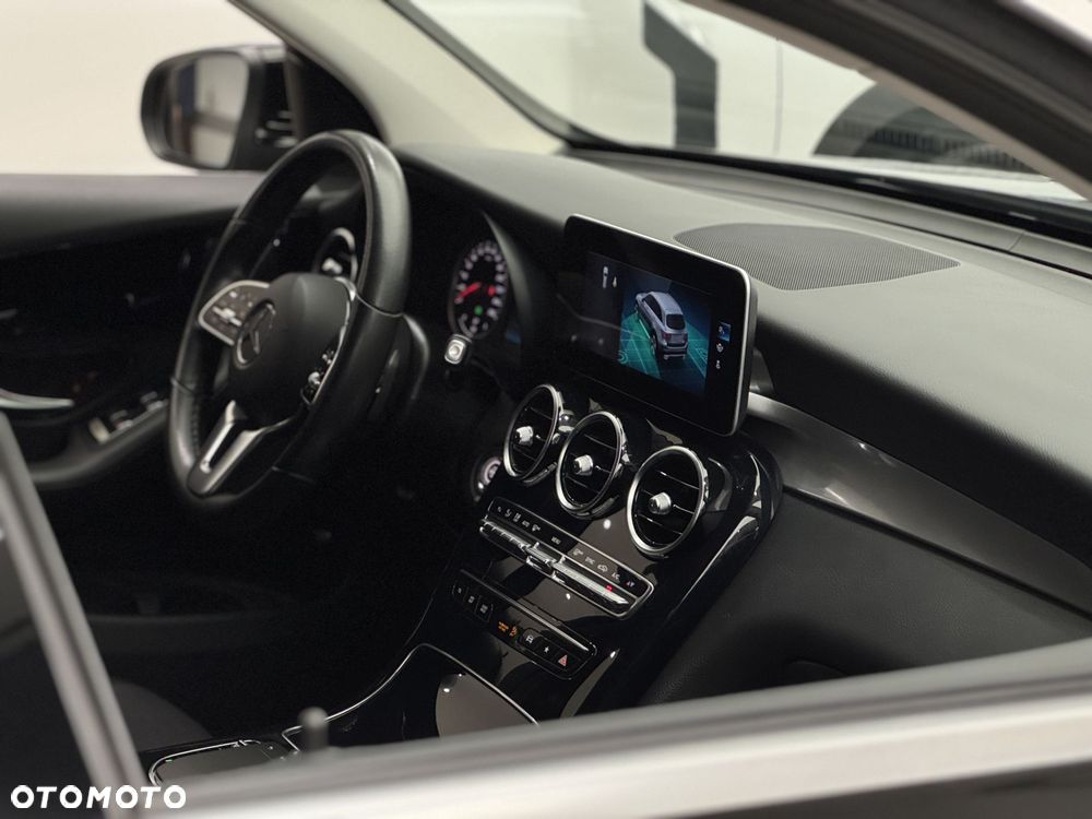 Mercedes-Benz GLC - 38