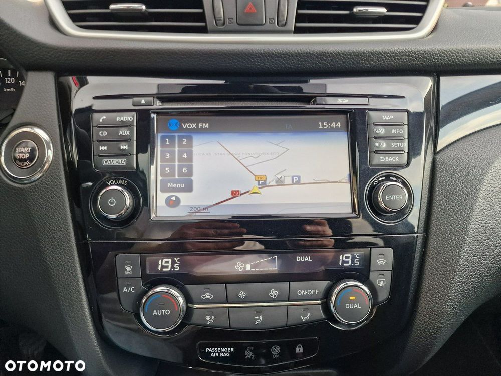Nissan Qashqai 1.2 DIG-T N-Connecta EU6 - 24