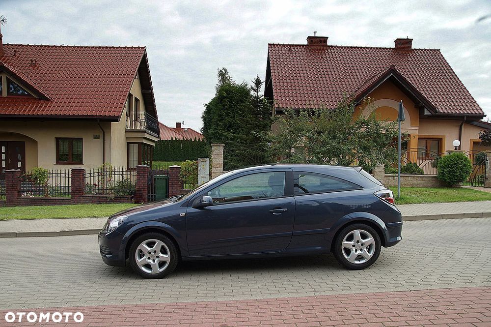 Opel Astra GTC 1.4 Edition - 4