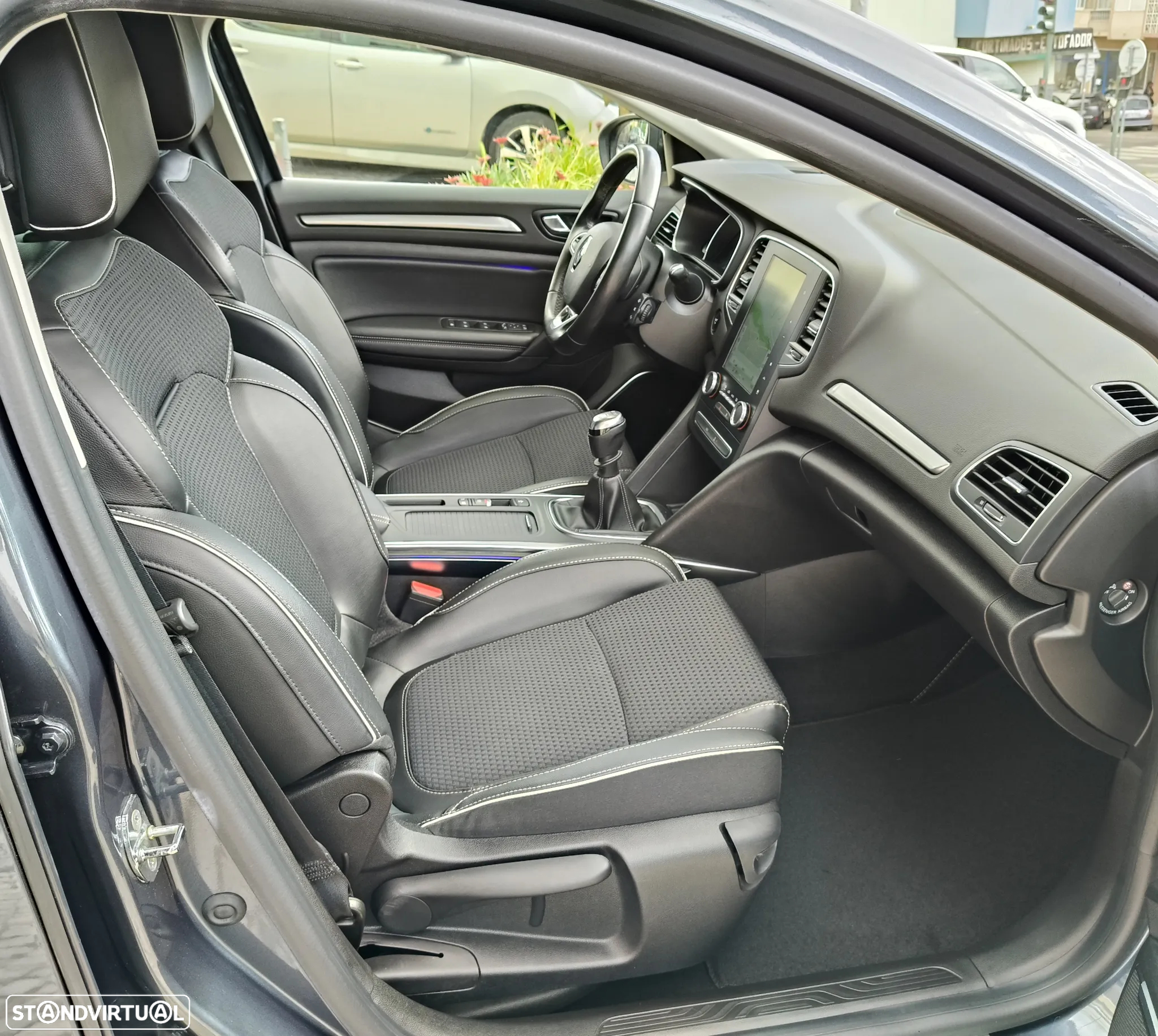 Renault Mégane Sport Tourer 1.5 Blue dCi Bose Edition - 23