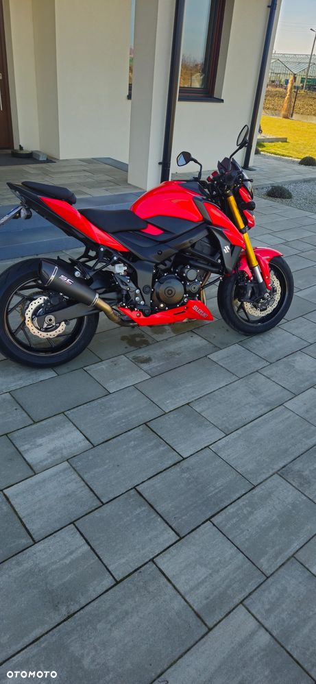 Suzuki GSX - 10