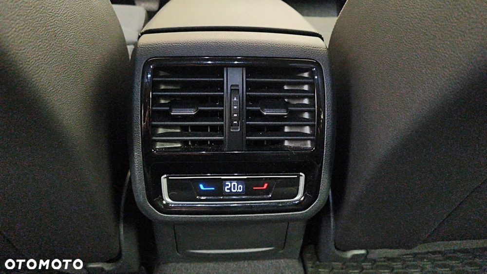 Volkswagen Passat 2.0 TSI Elegance DSG - 32