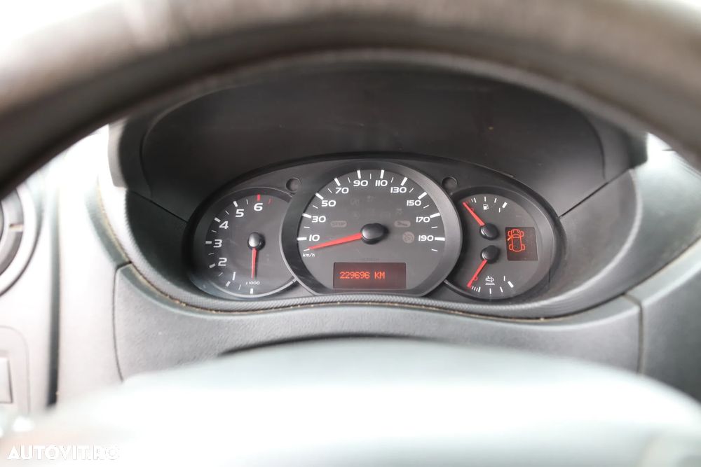 Renault Master III - 11